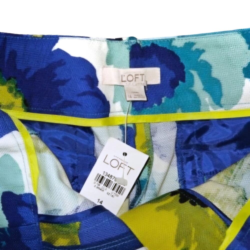 LOFT 4 Inch Floral Print Shorts - Picture 5 of 5